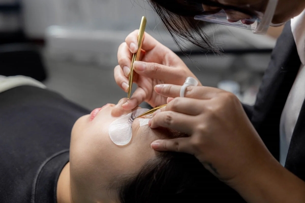 Khoá học Nối Mi trọn gói đào tạo, dạy nghề chuyên nghiệp tại Biên Hoà 